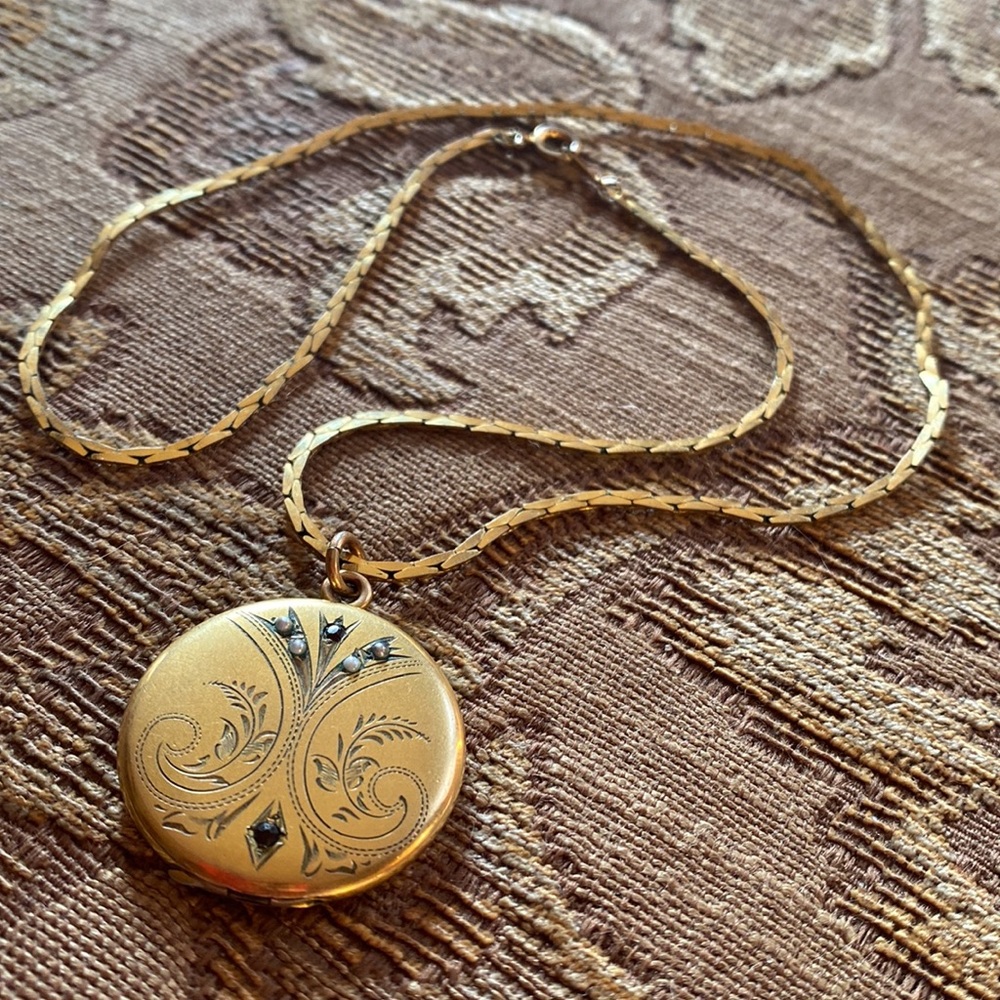 Antique B&B 1/4 gold? Gold plated locket garnets rubies pearls chain Victorian